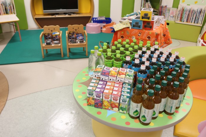 入院中の子どもがおもちゃを選ぶ様子（３）